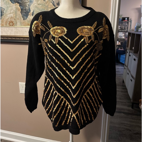 victoria harbour Sweaters Vintage Victoria Harbour Black Gold